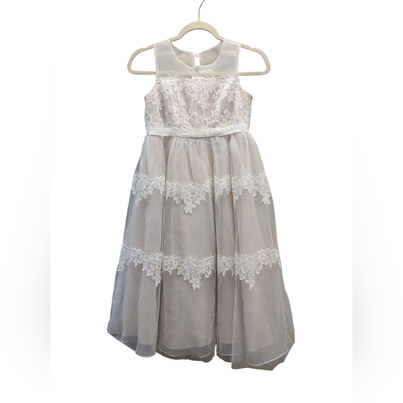 David's Bridal Banded Lace Illusion Formal Girls Dress/Gown Size 12 - Picture 4 of 17